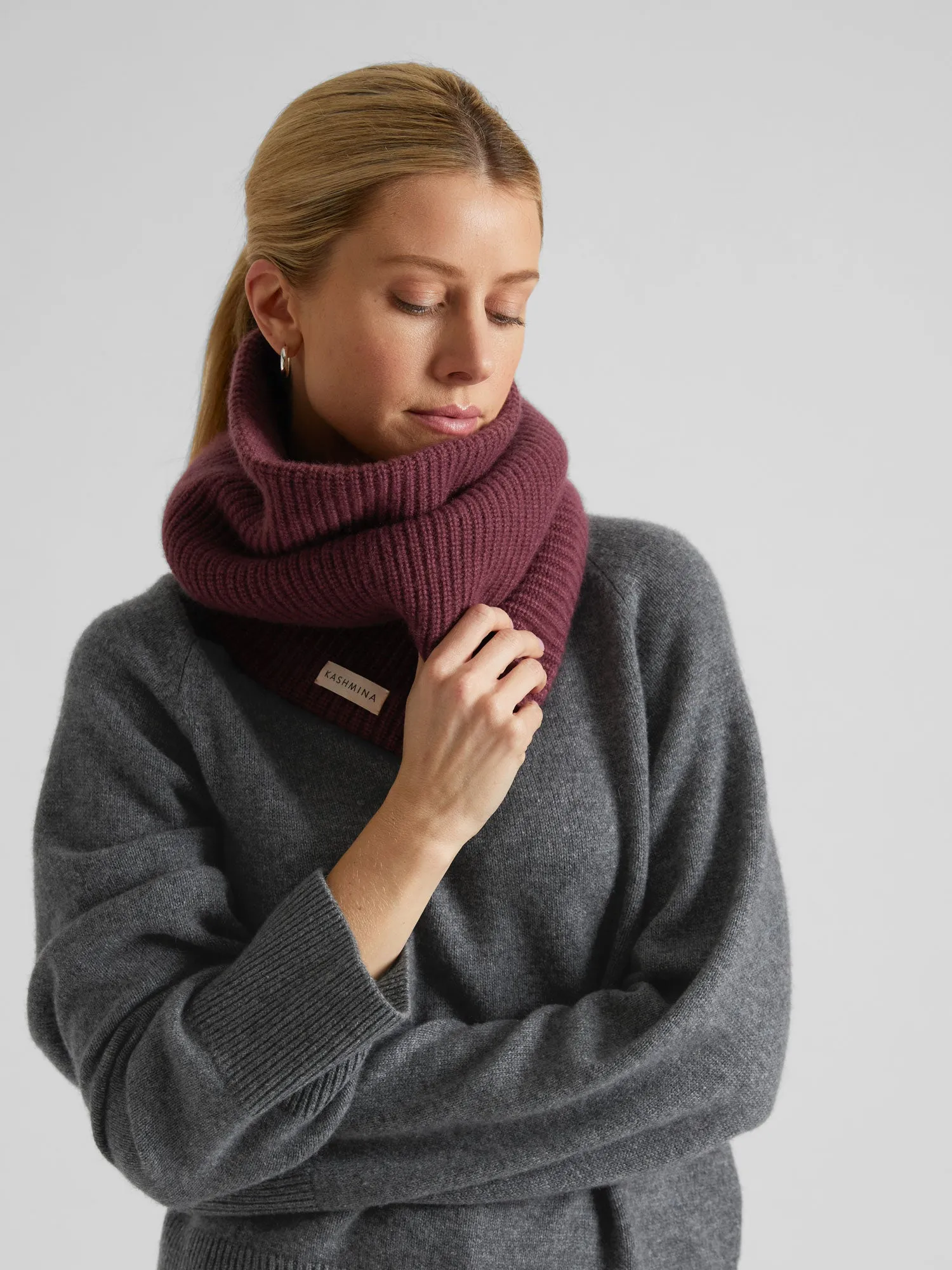 Cashmere snood "Erika" - Wild plum