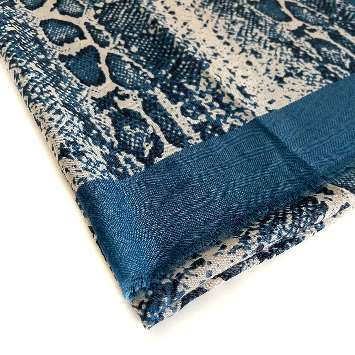 LONG BLUE SNAKESKIN PRINT LIGHTWEIGHT SCARF