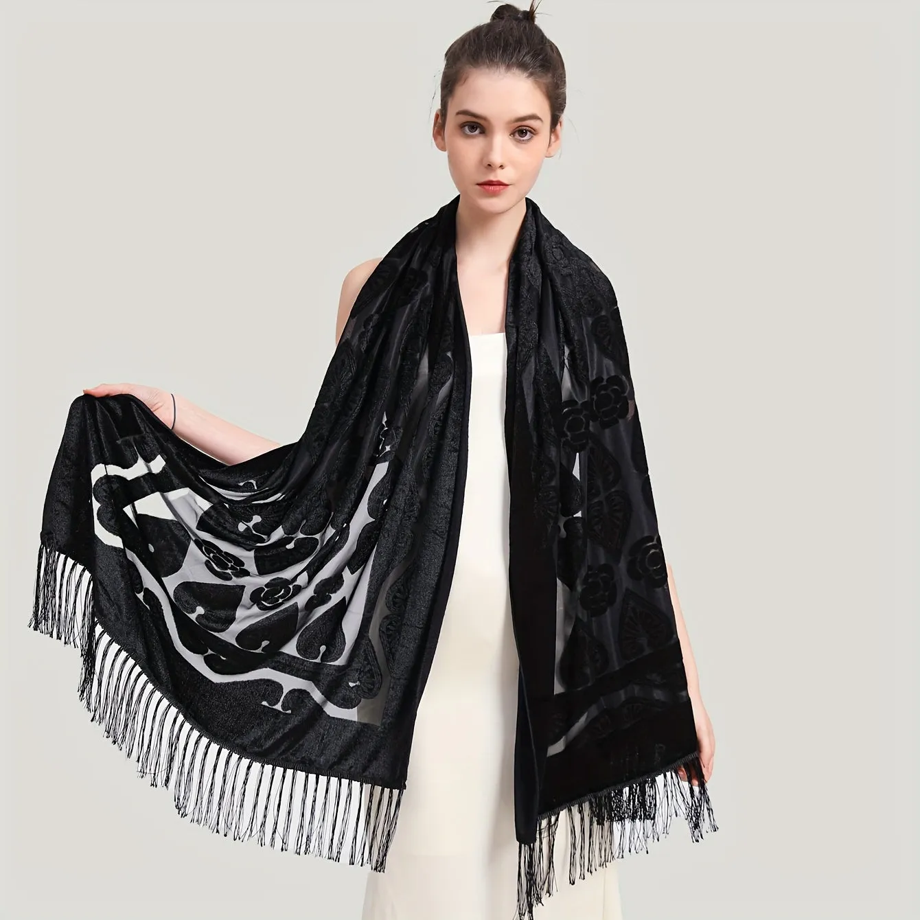 Vintage Velvet Jacquard Shawl - Tassel Detail, Elegant Warmth & Sun-Proof Accessory for Evening Events