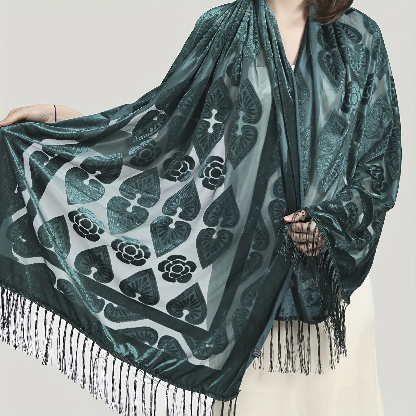 Vintage Velvet Jacquard Shawl - Tassel Detail, Elegant Warmth & Sun-Proof Accessory for Evening Events