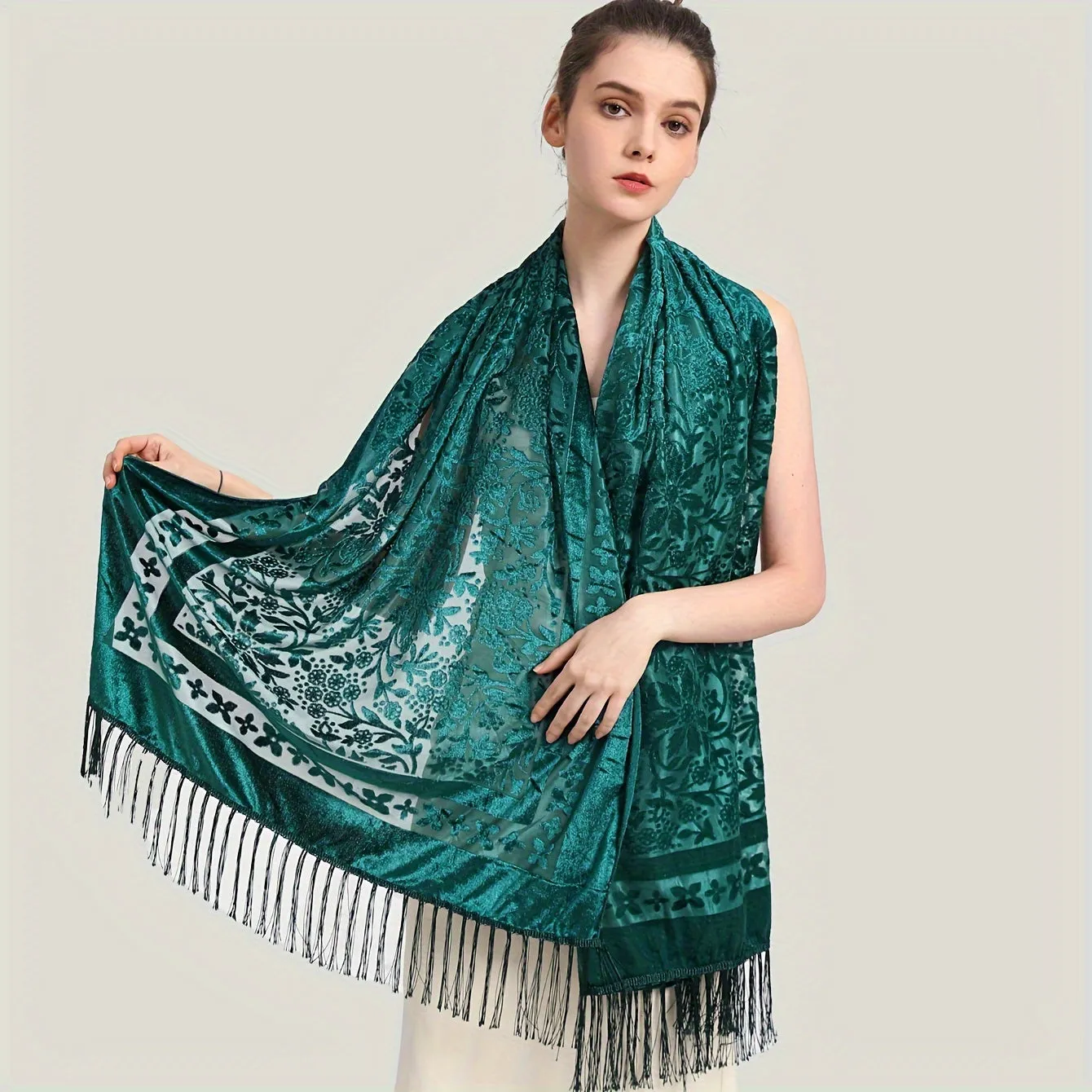 Vintage Velvet Jacquard Shawl - Tassel Detail, Elegant Warmth & Sun-Proof Accessory for Evening Events